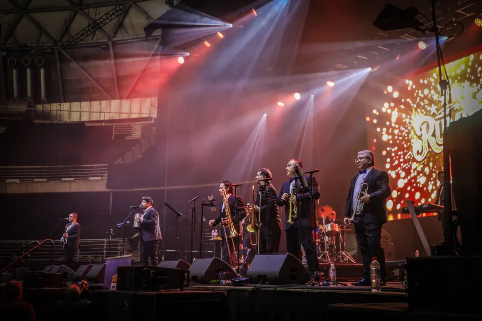 El Papi con la Orquesta Rumba 8. Fiesta de la Primavera, Municipalidad de Santiago, Movistar Arena, agosto de 2026. Foto: Municipalidad de Santiago.