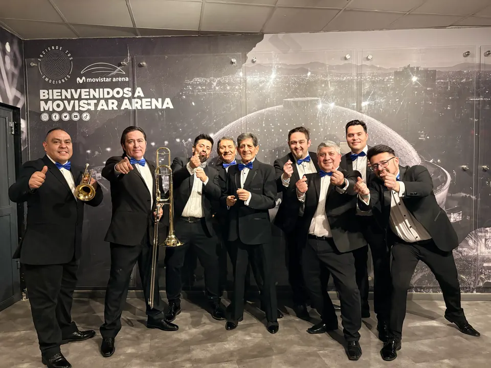 El Papi con la Orquesta Rumba 8.