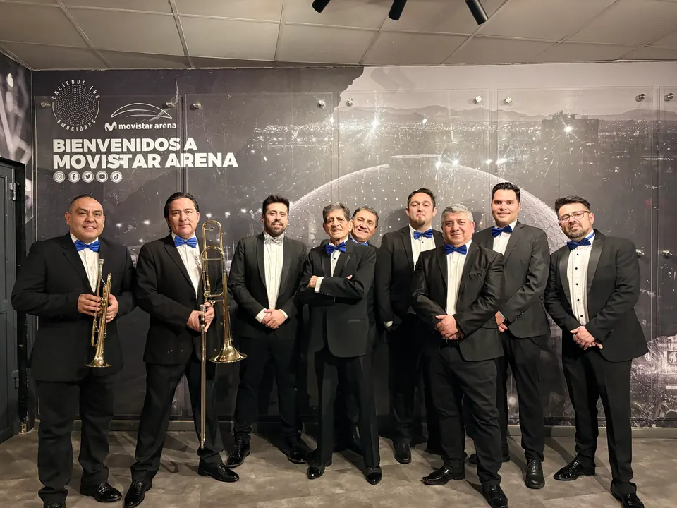 El Papi con la Orquesta Rumba 8.